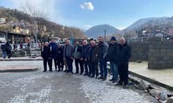 Salı Pazarı esnafı geçim sıkıntısını AKP İl Başkanı’na taşıdı