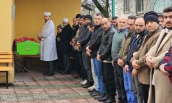 Kaçak ocakta ölen Uğur Erikoğlu son yolculuğuna uğurlandı: "Çocuğuna bez alabilmek için girdi"