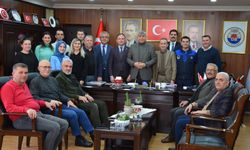 Sadık Recep Kara, 1.'ci yıldönümünü ekibiyle birlikte kutladı