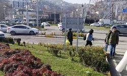 Tercih edilmeyen üst geçit, polisi harekete geçirdi: Megafonla uyarı