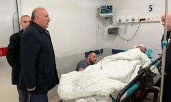 Vedat Öztürk, yaralı maden işçisini hastanede ziyaret etti