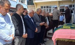 Kendi evinde hayatını kaybeden çatı ustası son yolculuğuna uğurlandı