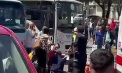 Zonguldak'ta minibüsün altında kalan kadını vatandaşlar kurtardı