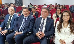 “Sağlık sisteminin yükünü eczacılar taşıyor