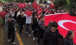 Fener Anadolu Lisesinden muhteşem 19 Mayıs yürüyüşü