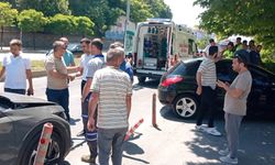 Kontrolden çıkan araç cami avlusuna daldı