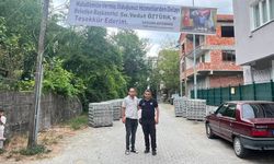 Yeni Mahalle Muhtarı'ndan Başkan Vedat Öztürk'e teşekkür pankartı