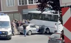Kilimli’de otomobil dolmuşa saplandı