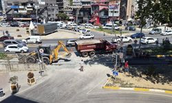 Mıcır tehlikesi sonrası hemzemin geçide asfalt döküldü