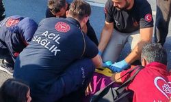 Yaya geçidinde otomobil çarptı 2 kişi hastaneye kaldırıldı