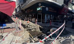 Ali Şeker sokakta isyan: Çöp, çukur belediyeciliğinden başka birşey görmedik!