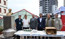 Üniversite öğrencilerine sıcak çorba ikramı