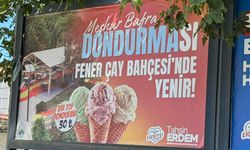 Vatandaş asfalt beklerken, dondurma reklamı yaptılar!