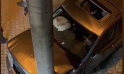 Devrek’te cip elektrik direğine çarptı, sürücü aracı bırakıp kaçtı