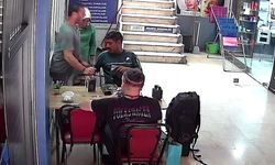 Ürün tanıtırken esnafı şokladı, sarılarak özür diledi