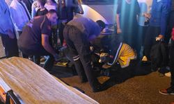Anne ve oğluna motosiklet çarptı: 1 yaralı