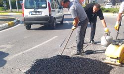 Belediyeden tüplü sıcak asfalt mesaisi