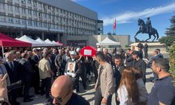 Kalp krizine yenilen Vali Yardımcısı Balcı’ya Valilik önünde veda