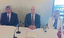 Rektör Ulusoy, “Oturmaya gelmedim, ödevime çalıştım”