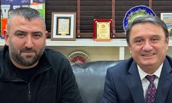 Emekli olacaktı, göreve döndü; Eşi de Belediyede iş başı yaptı!
