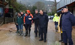 Vali Hacıbektaşoğlu selden etkilenen Çaydamar’da incelemelerde bulundu