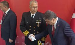 Tahsin Erdem, komutanla tokalaşmayı yine unuttu!
