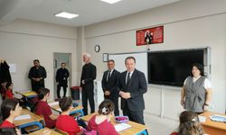 Uygar Keskin, Gazi Ortaokulunda öğrencilerin taleplerini dinledi