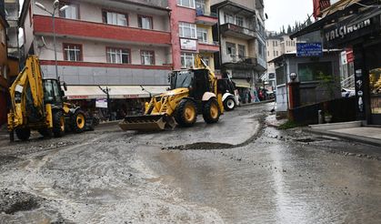 Alaplı'da sağanak; sürücüler zor anlar yaşadı