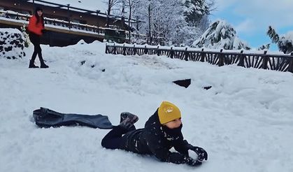 Coşkunoğlu’nda kar keyfi: Rampa kayak pistine döndü
