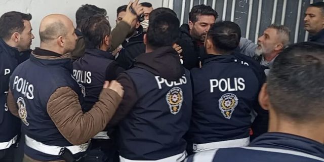 Kırmızı kart sonrası saha karıştı: Antrenör ve yönetici polise saldırdı