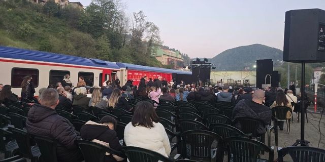 "Komşu köyün delisi" Zonguldak GAR'ında sanatseverlerle buluştu