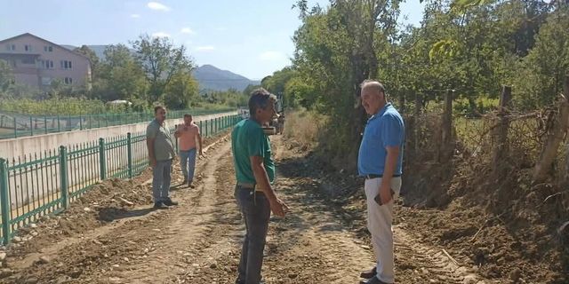 Vedat Öztürk, kanalizasyon çalışmalarını inceledi