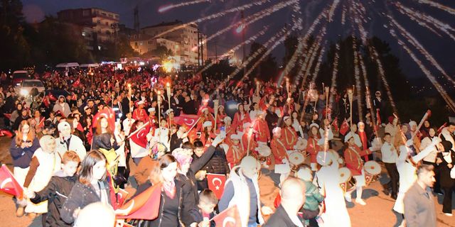 Alaplı’da Cumhuriyet coşkusu sokaklara sığmadı