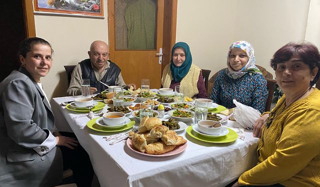 Merve Arslan, Kıbrıs Gazisi Erdoğan Öztürk'ün ailesine misafir oldu