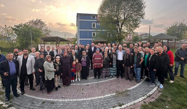 AK Belediyeler vatandaşı dinledi