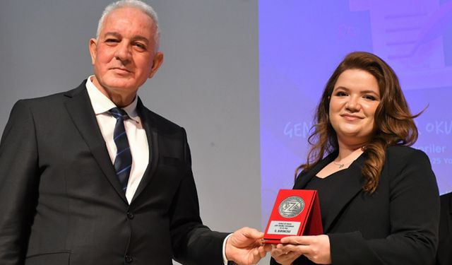 Gençlik merkezinde şiir resitali