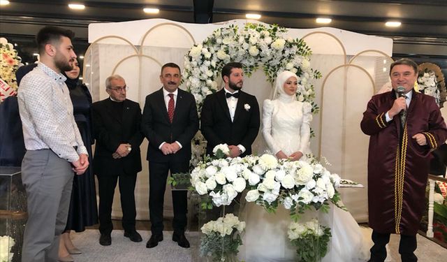 Vali Hacıbektaşoğlu, Hasan-Fatma Özcan çiftinin nikah törenine katıldı