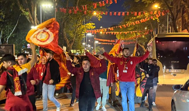 Zonguldak'ta Galatasaraylı taraftarlar sokağa döküldü