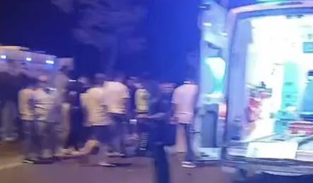 Kozlu sahil yolunda otomobil yayalara çarptı: 3 yaralı