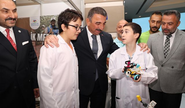 Gençlerin el emeği Ticaret Fuarı'nda yoğun ilgi gördü