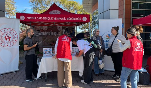 Üniversiteli gençler terminalde karşılandı