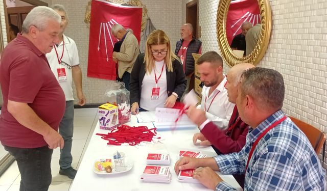 CHP'de kongre heyecanı başladı... Özden tek aday...