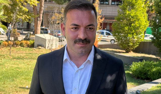 Belediye Başkanınız tatile gitmiş, her gün polemik üretiyorsunuz