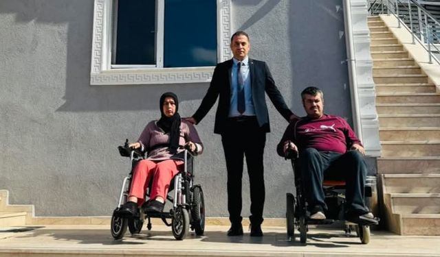 Başkan'dan engellilere akülü sandalye