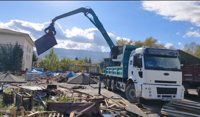 Devrek Belediyesi hurdaları kazanca dönüştürüyor