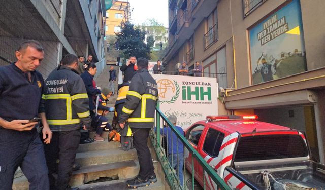 Bindiği asansörle zemin kata düştü