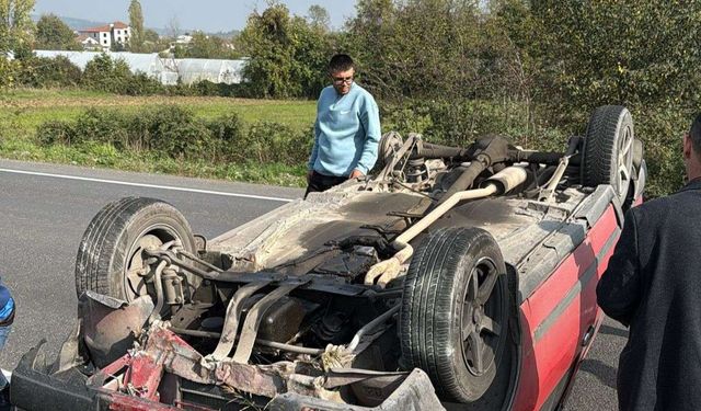 Kontrolden çıkan otomobil taklalar attı