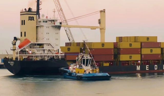 Eren Limanı'nda tarihi gün. İlk konteyner gemisi başarıyla ağırlandı