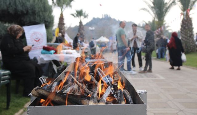Ateş yandı, 10 bin ton hamsi dağıtıldı