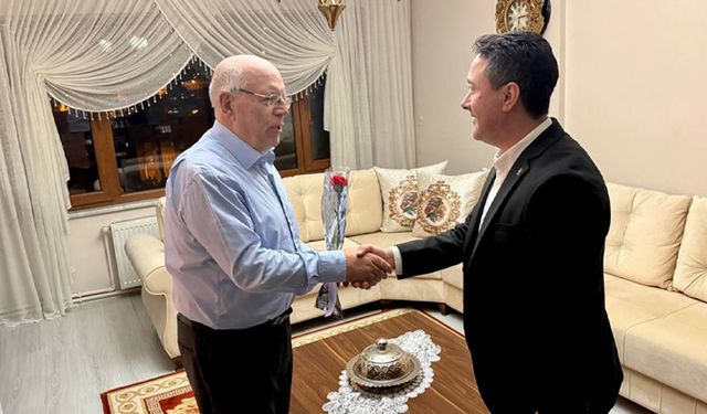 Öğretmenler Günü’nü eş zamanlı kutladılar…